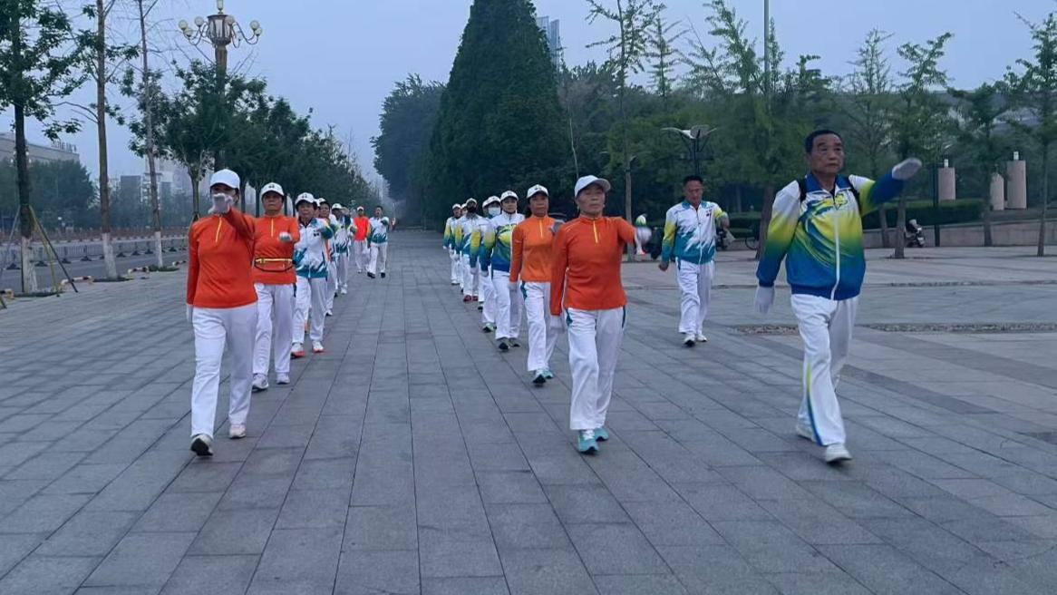 滕州市超越健走健身團2.jpg