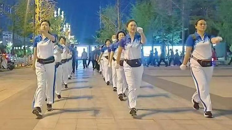 滕州市市民公園健身俱樂(lè)部2.jpg