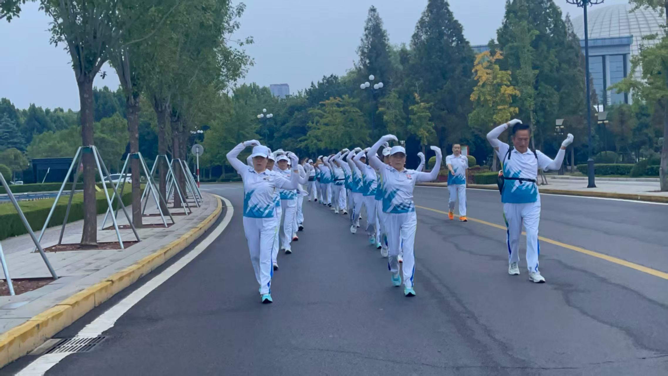 滕州市超越健走健身團(tuán)4.jpg