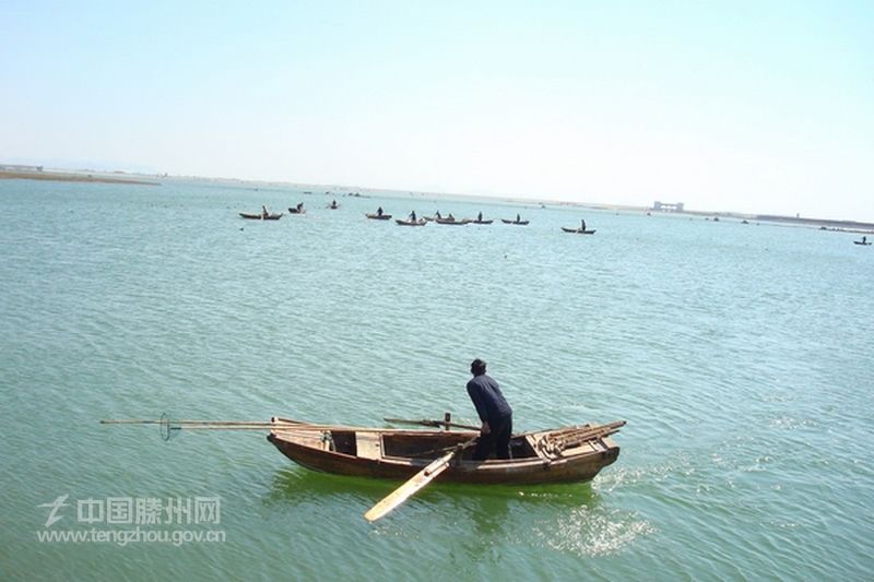 龍湖山光水色