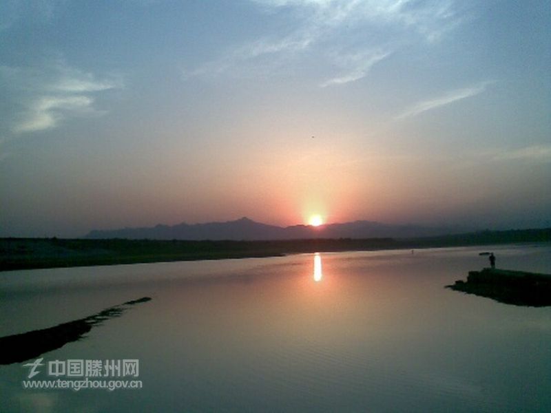 龍湖山光水色