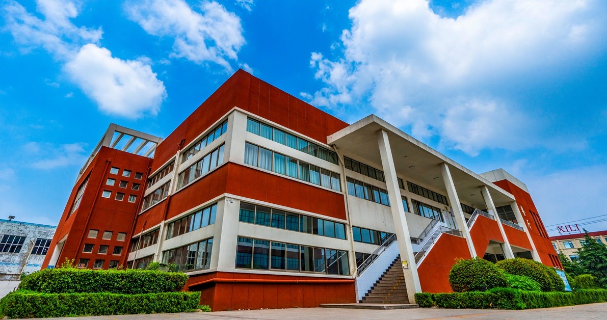 圖片3-2育才中學校園全景1_副本.jpg
